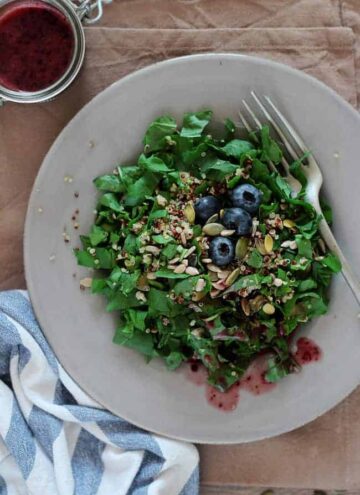 Watercress Quinoa Salad with Blueberry Dressing - HelloVeggie.co