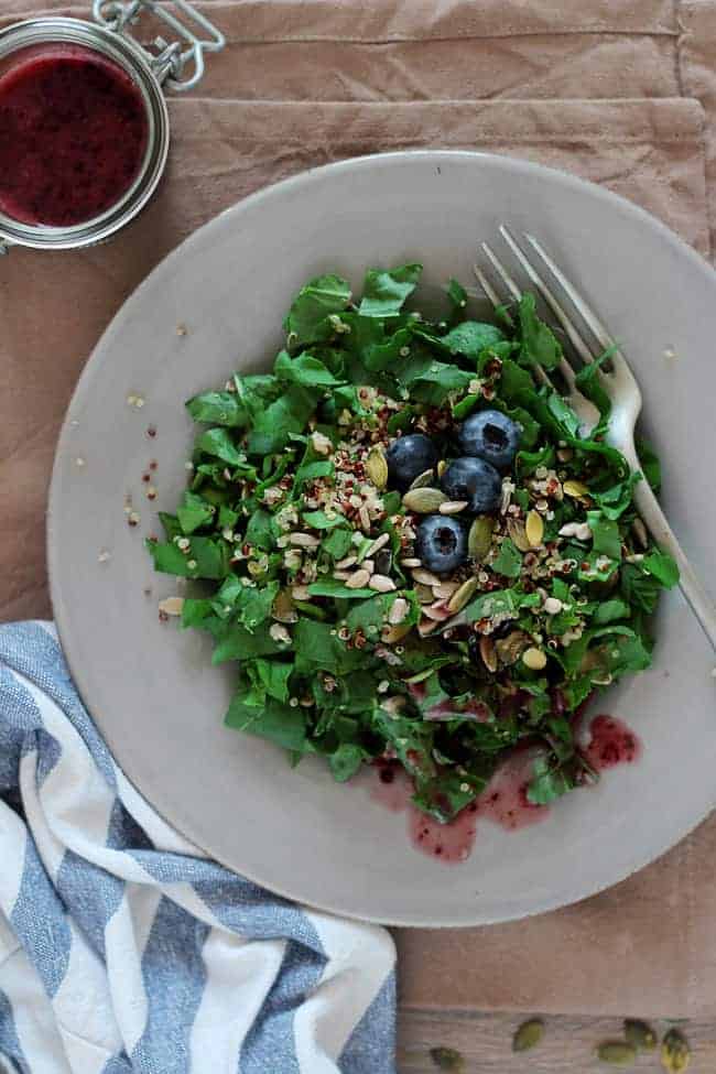 Watercress and Quinoa Salad with Blueberry Vinaigrette | A week of dinner recipes with quinoa