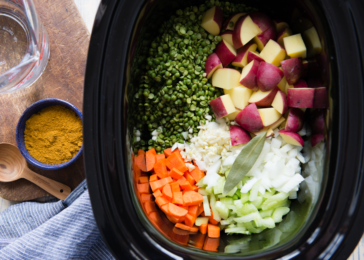 Slow Cooker Vegetarian Split Pea Soup