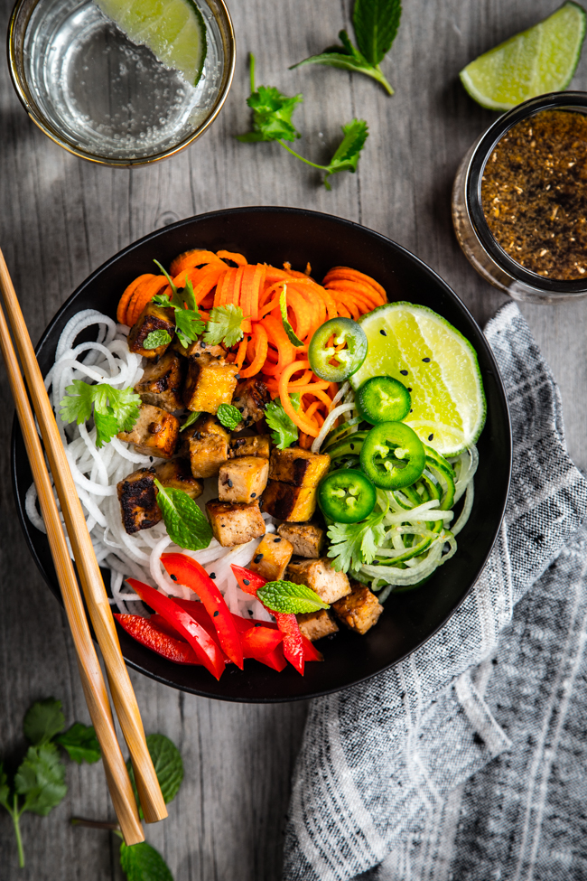 Thai-Style Spiralized Veggies with Tofu