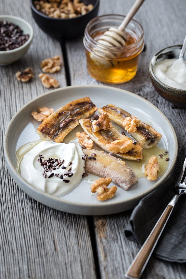 Baked Bananas: The Healthy One-Ingredient Dessert You Need to Make Tonight