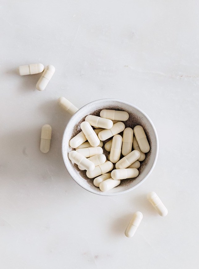 A Nutritionist Explains: How to Choose Supplements