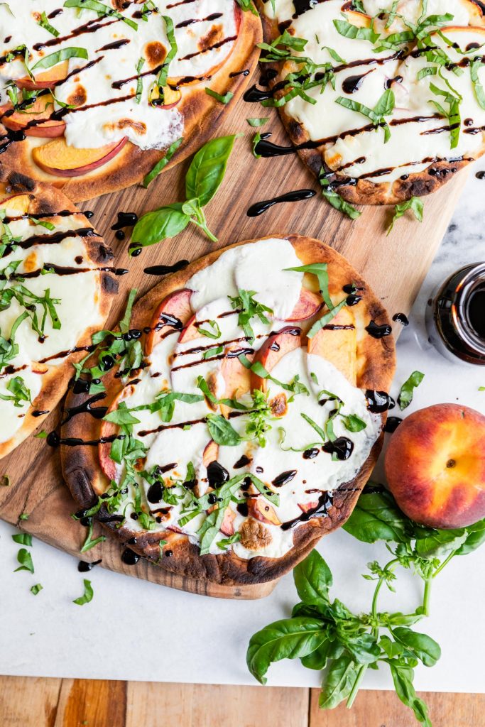 This Grilled Peach Caprese Naan Pizza Is the Ultimate Easy Summer Meal ...