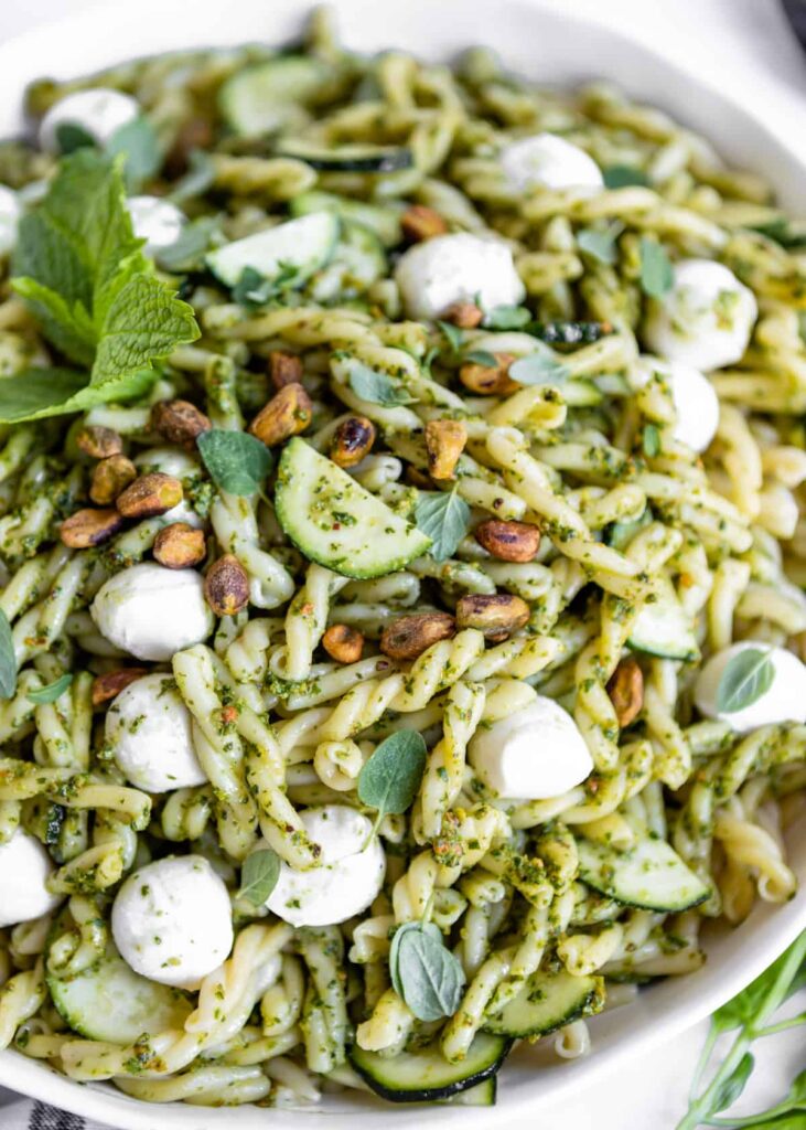 Pistachio Pesto Pasta with Zucchini and Fresh Mozzarella | HelloGlow.co