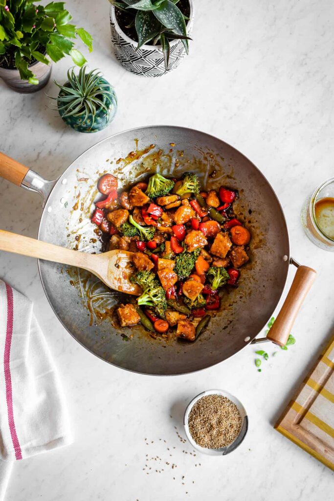 Sweet and Spicy Vegetarian Stir-Fry with Crispy Tenders | HelloGlow.co #vegan #plantbased #vegetarian