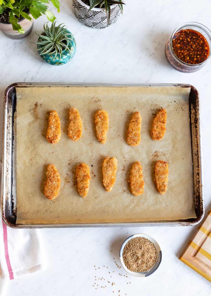 Sweet and Spicy Vegetarian Stir-Fry with Crispy Tenders | HelloGlow.co #vegan #plantbased #vegetarian