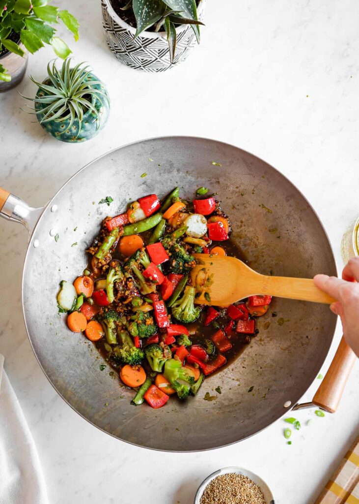 Sweet and Spicy Vegetarian Stir-Fry with Crispy Tenders | HelloGlow.co #vegan #plantbased #vegetarian