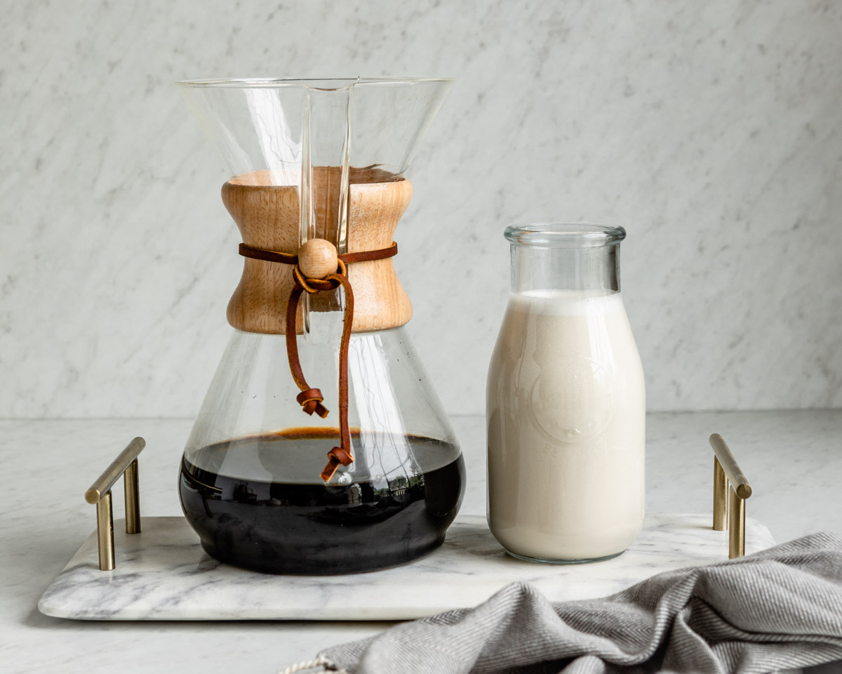 https://helloveggie.co/wp-content/uploads/2019/05/Hello-Veggie-DIY-Oat-Milk-Coffee-Creamer-3-Ways-116-2.jpg