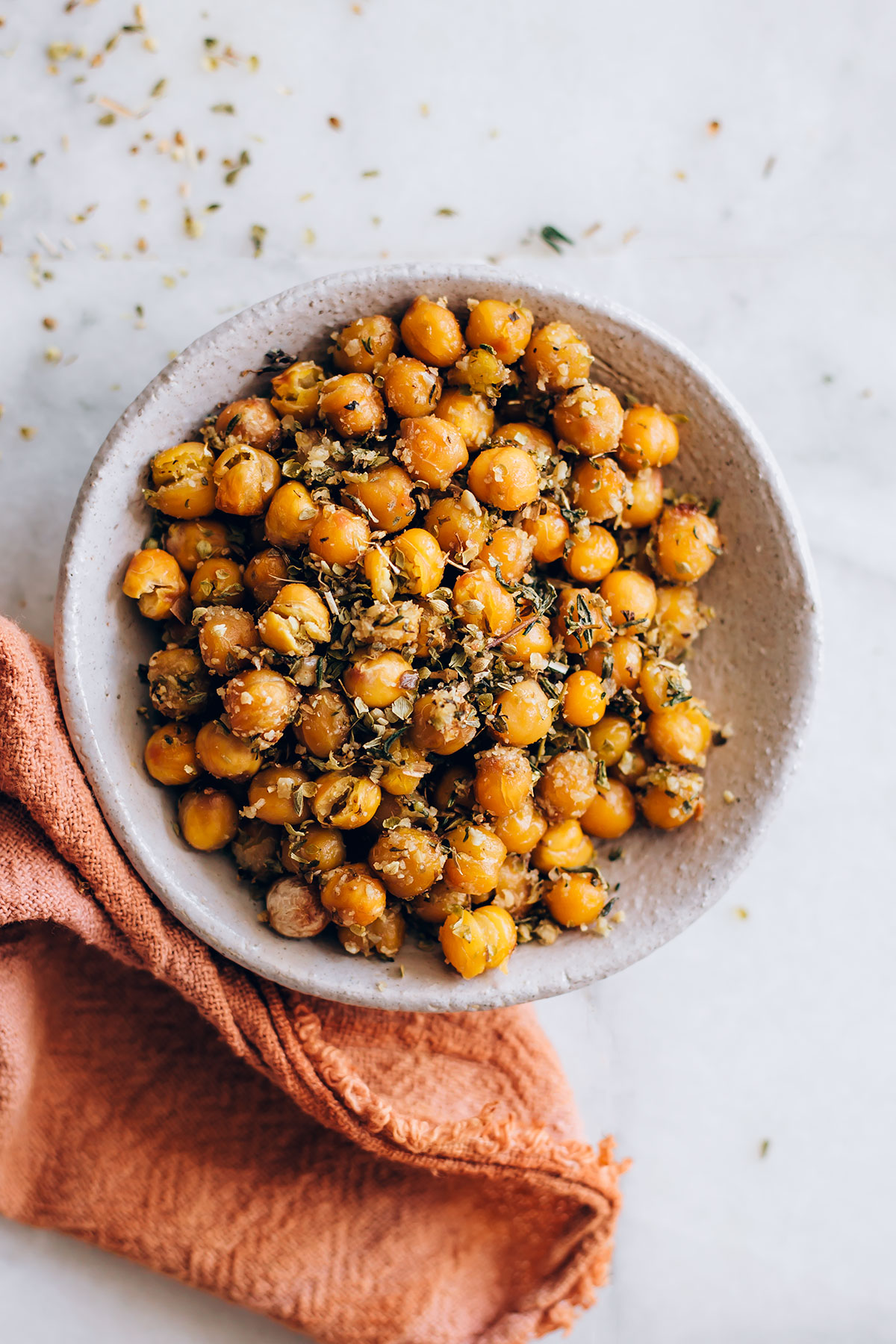 Cinnamon Sugar Roasted Chickpeas - HelloVeggie.co