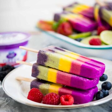Layered yogurt popsicles
